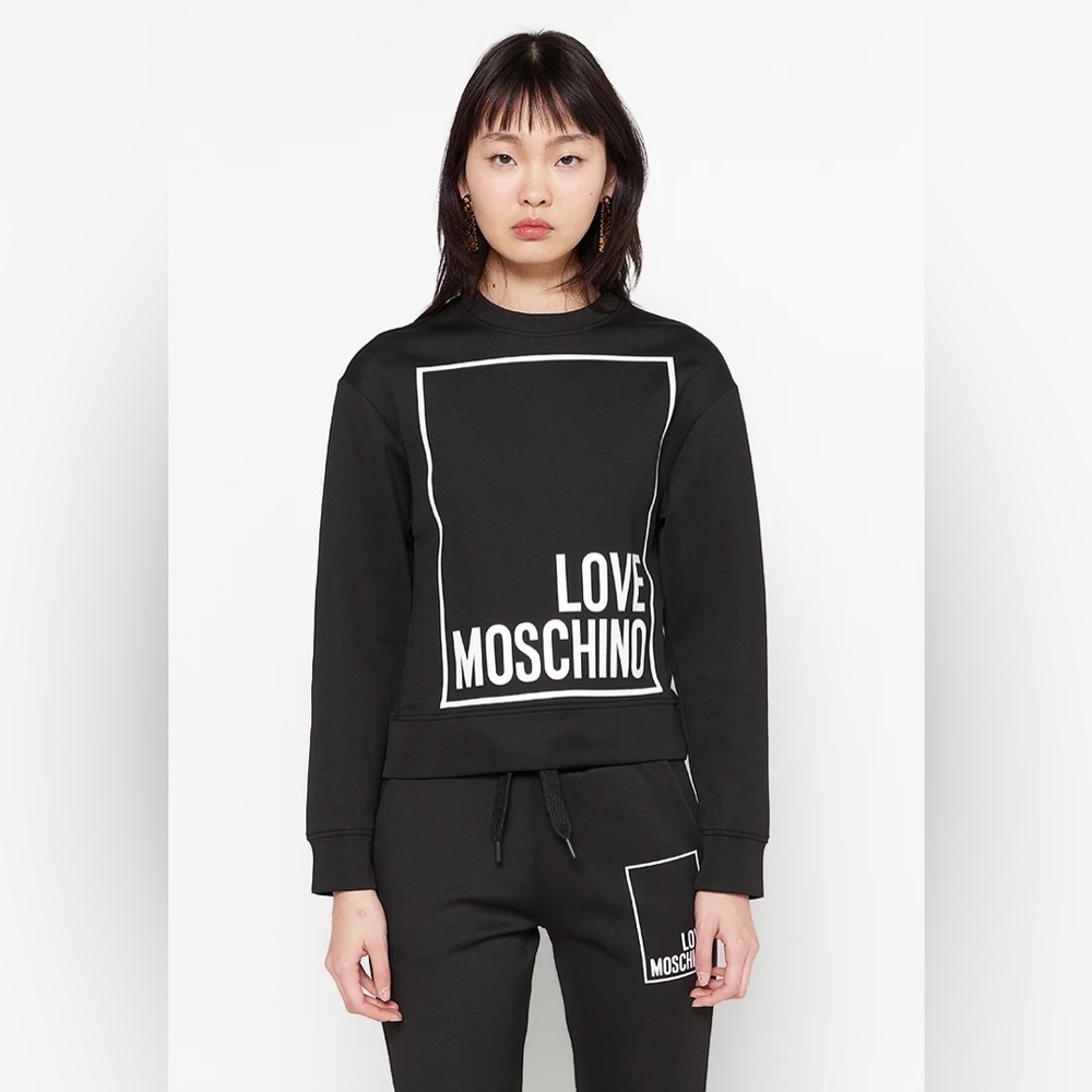 🎀Love Moschino black pull over crew neck sweatshirt small